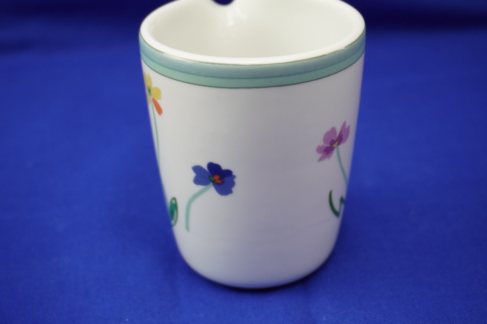 Mikasa Cache MN204 Creamer, 3 7/8" (B2)