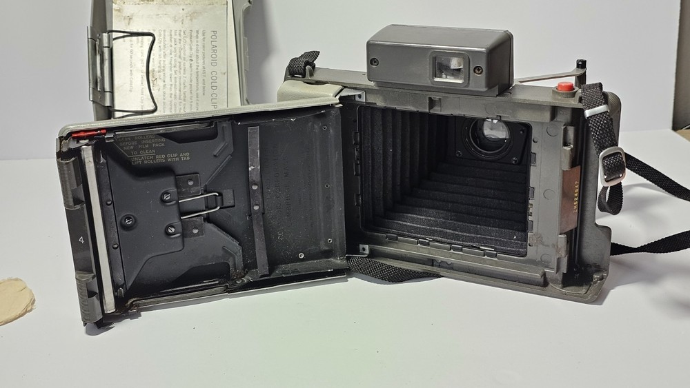 Polaroid Land Camera 210