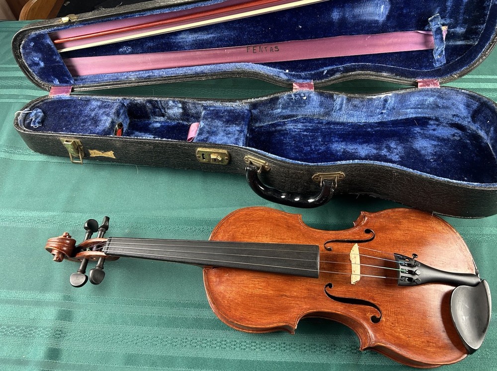Old Full Size Violin With Hard Case And Bow