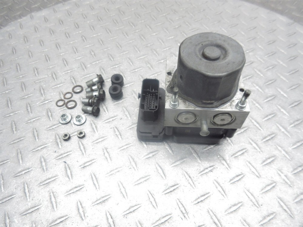 2014 Harley Electra Glide FLHTCU ABS Pump Anti Lock Brake Module Control Unit