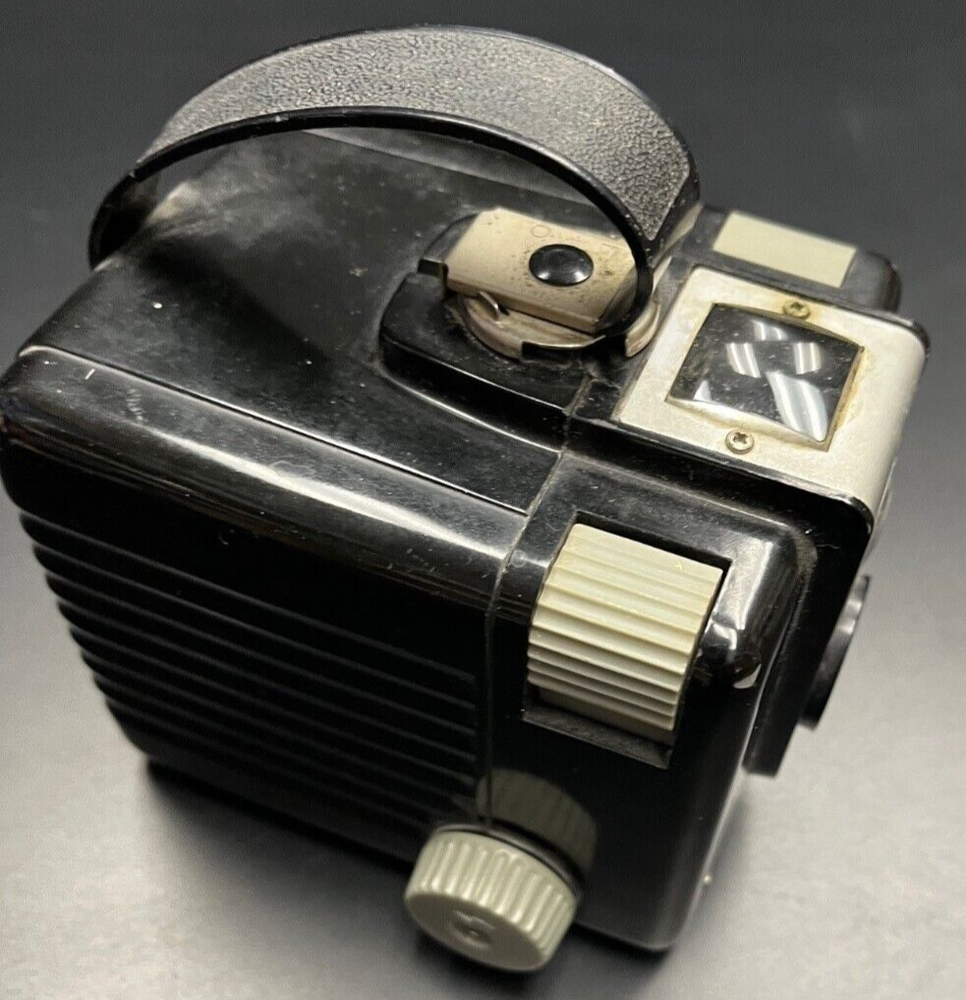 Vintage Kodak Brownie Hawkeye Camera Flash Model UNTESTED