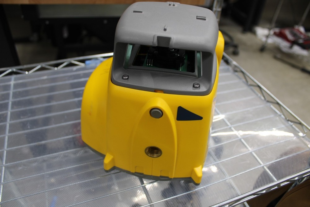 Spectra LL300N Precision Laser Level L426734A