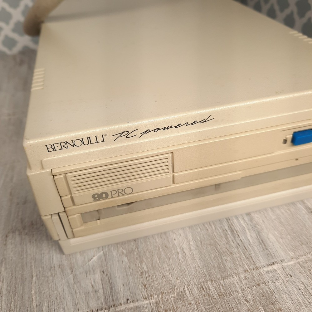 Vintage Bernoulli 90 Pro PC Powered External SCSI Drive - Untested