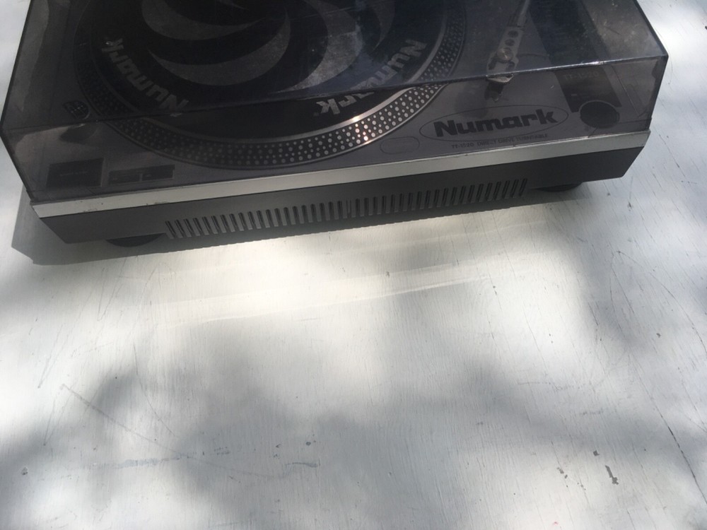 NUMARK tt-1520 Direct Drive Turntable sans W/O needle