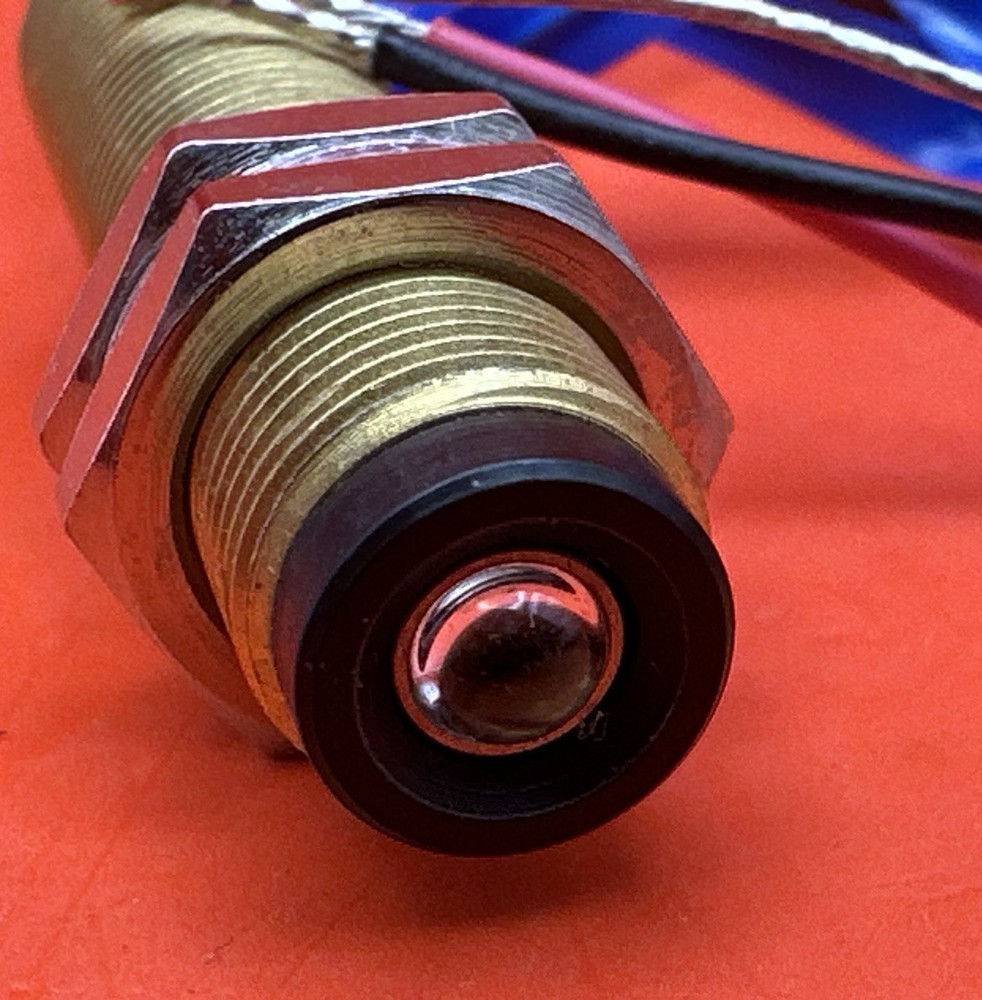 NEW - BANNER ENGINEERING PT400 / PT400 - IN BOX