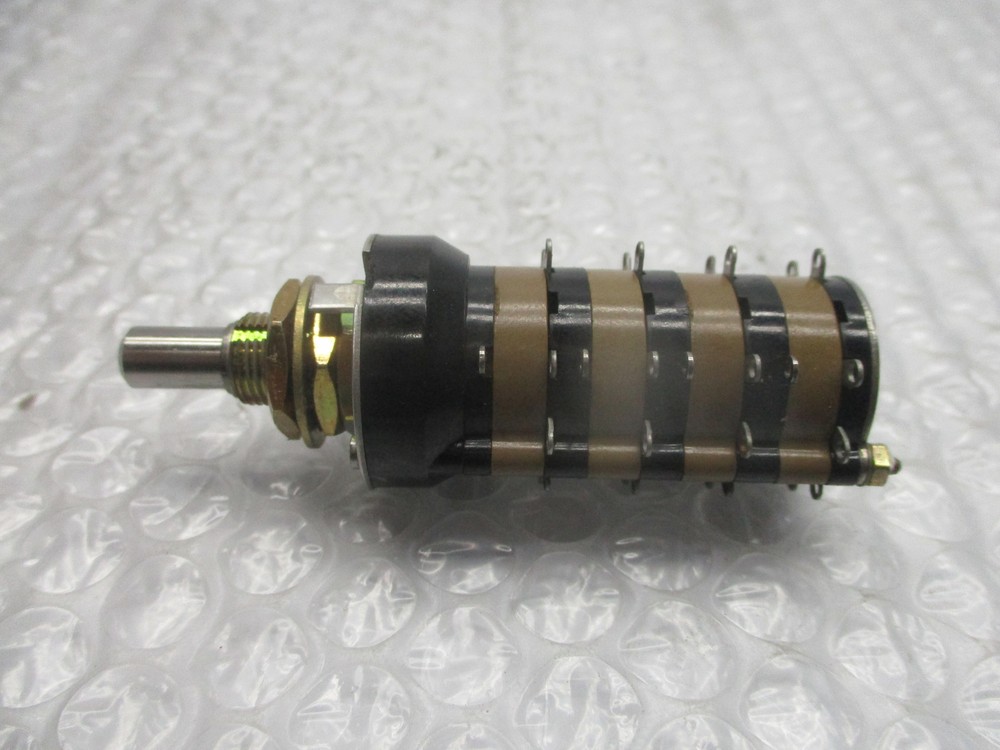 GRAYHILL 7420 ROTARY SWITCH (AS PICTURED) UNMP