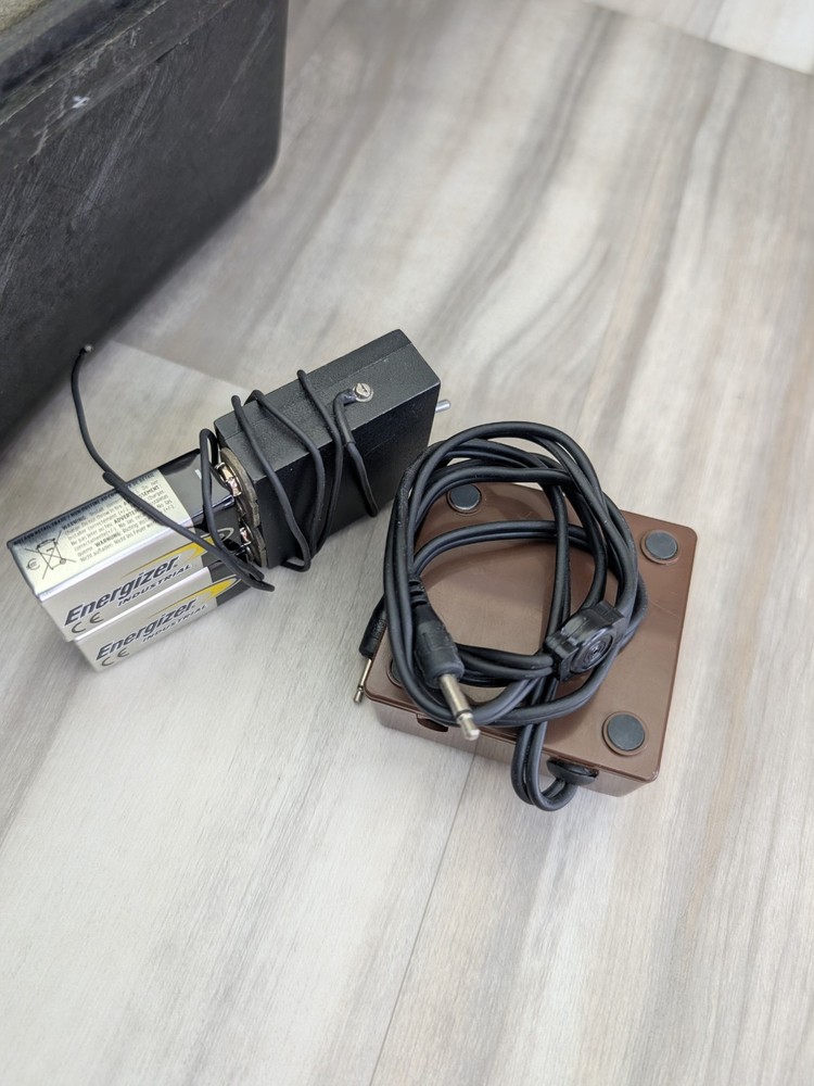 AS IS - UNTESTED Counter Surveillance Electronics Kit Bug Sweep RF Locator Used