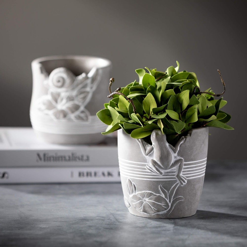 sullivans Cement Frog Planter