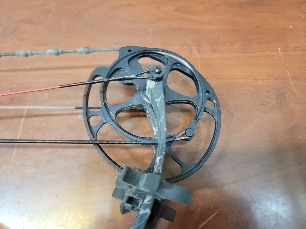 PSE Bow Madness 32 Hunting Bow 60lb 26" Draw