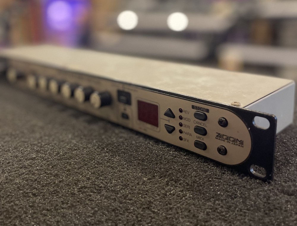 1996 Zoom Studio 1204 Digital Multi Effects Processor Silver w/ Power Cable