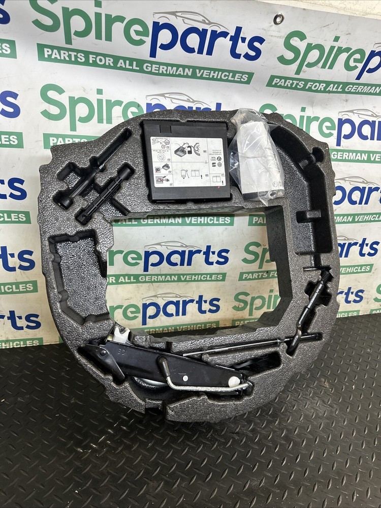 2017 AUDI A1 8X EMERGENCY TYRE KIT