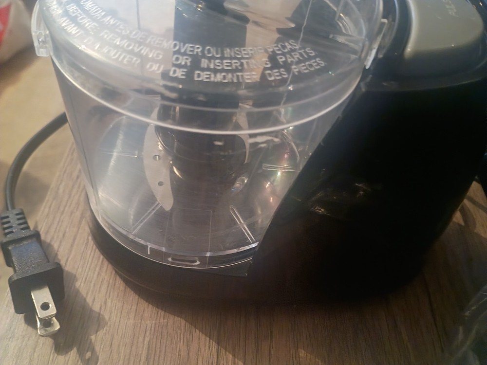 BELLA BASICS Food Chopper Push Function 1.5 Cup Black Clear Plastic Metal Bowl