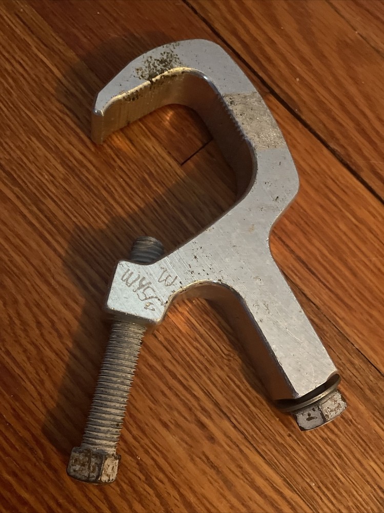 Light Source Mega-Clamp Aluminum Heavy Duty Stage Pipe Clamp Mount
