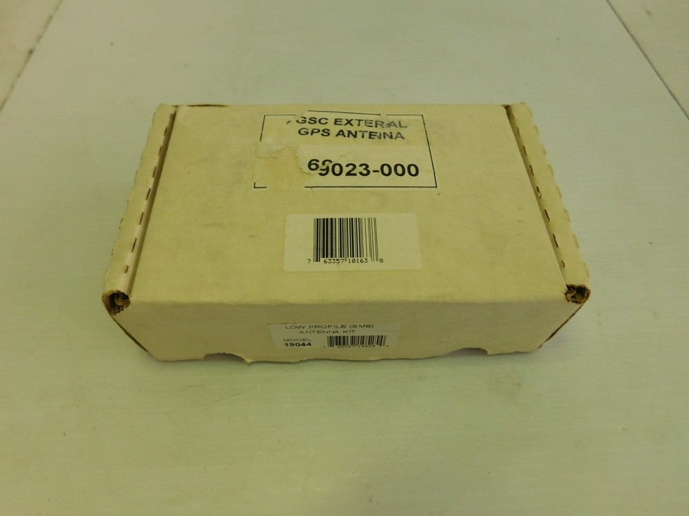 LOW PROFILE SMB ANTENNA KIT MODEL 19044 (NYG44)