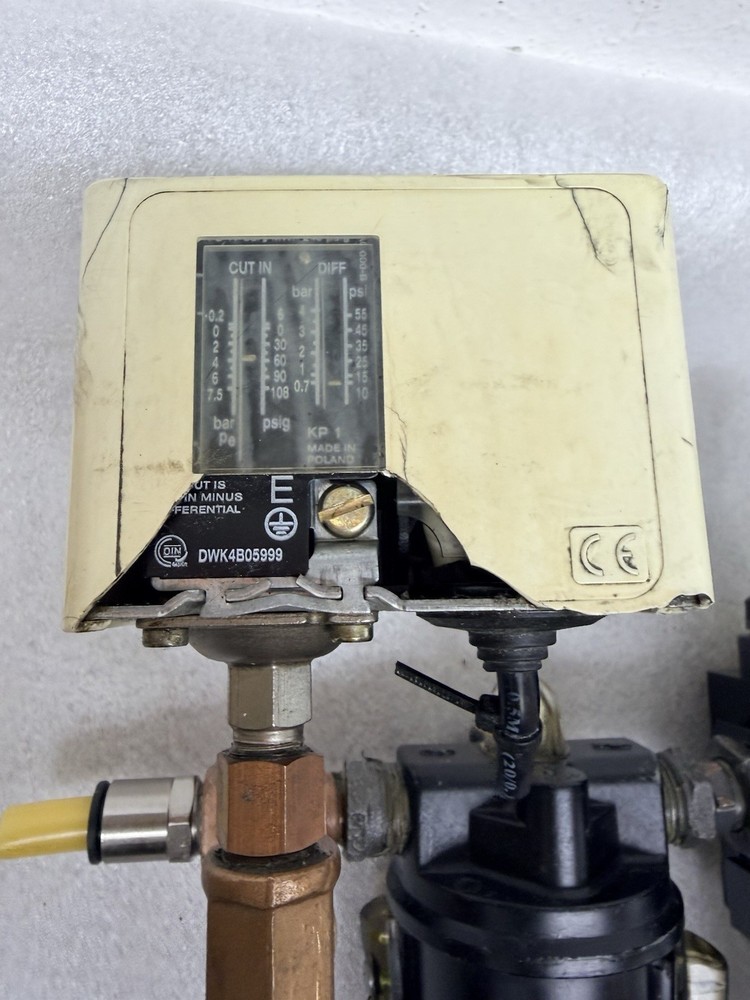 Compressed air filter, regulator and lubricator, model PN#ARL-25