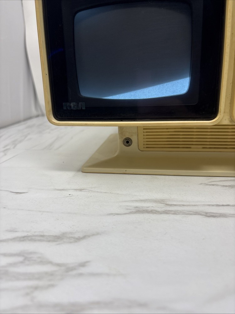 Rare 1974 RCA AT 059Y “ELVIS ” "LUNAR 1" AM/FM/Television/Clock- Tested