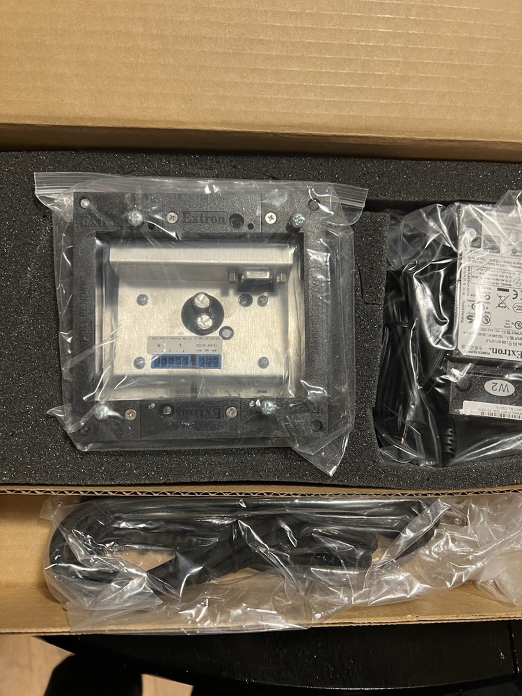 Extron P/2 DA2 WM F 60-376-02