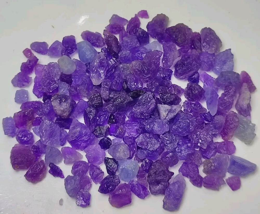 Hackmanite Fluorescent/Tenebrescent Rough Crystals.
