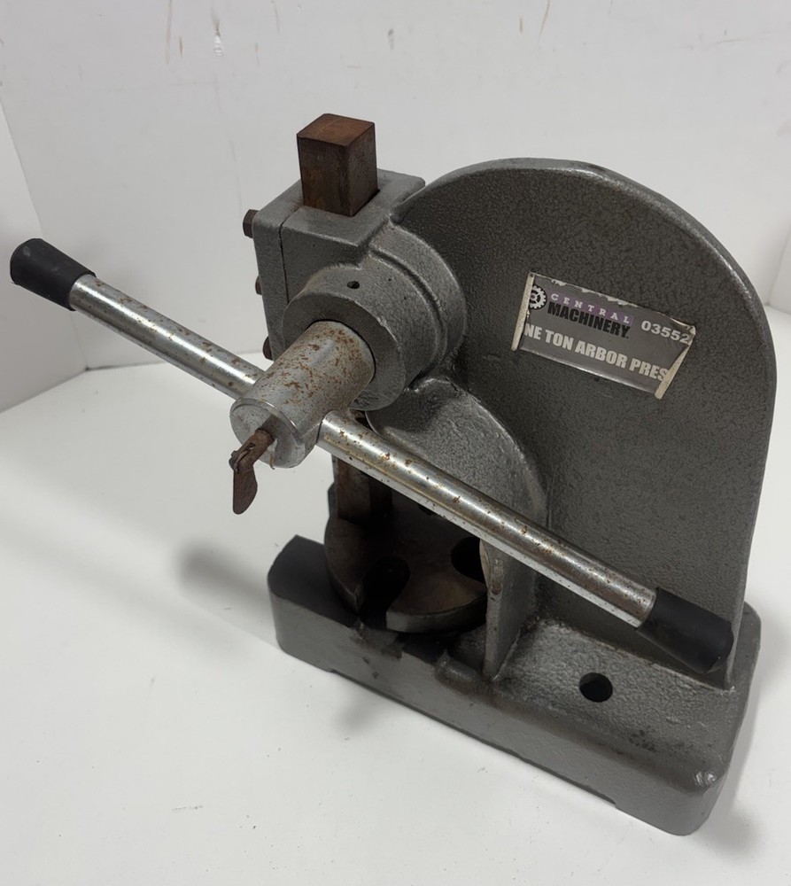 Central Machinery 03552 One Ton Arbor Press Used