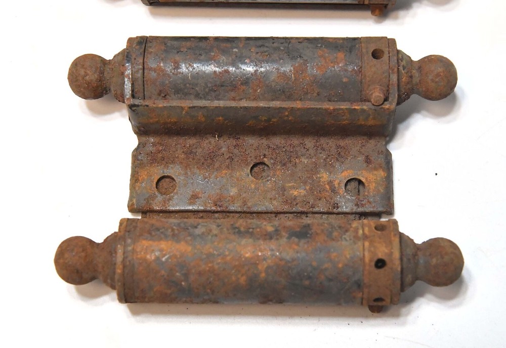 2 VINTAGE DOUBLE SPRING DOOR HINGES