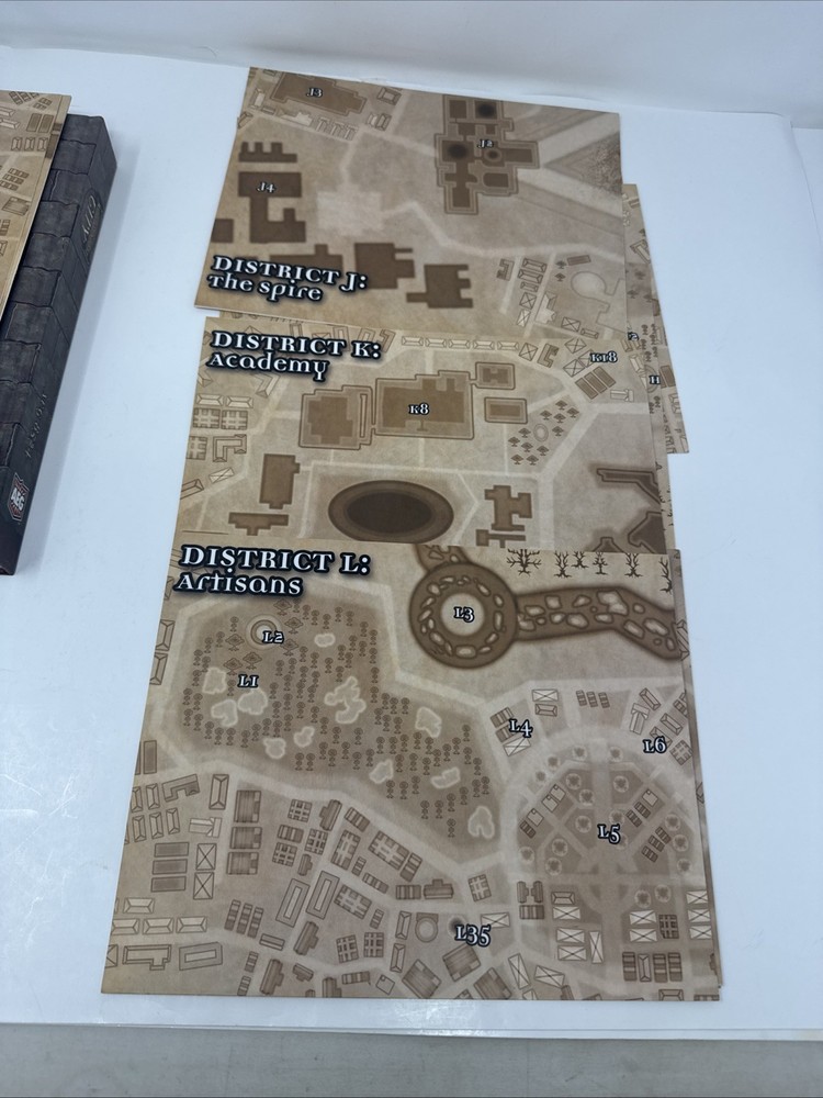 Worlds Largest City Dungeons & Dragons 3rd Edition Hardcover missing one Map