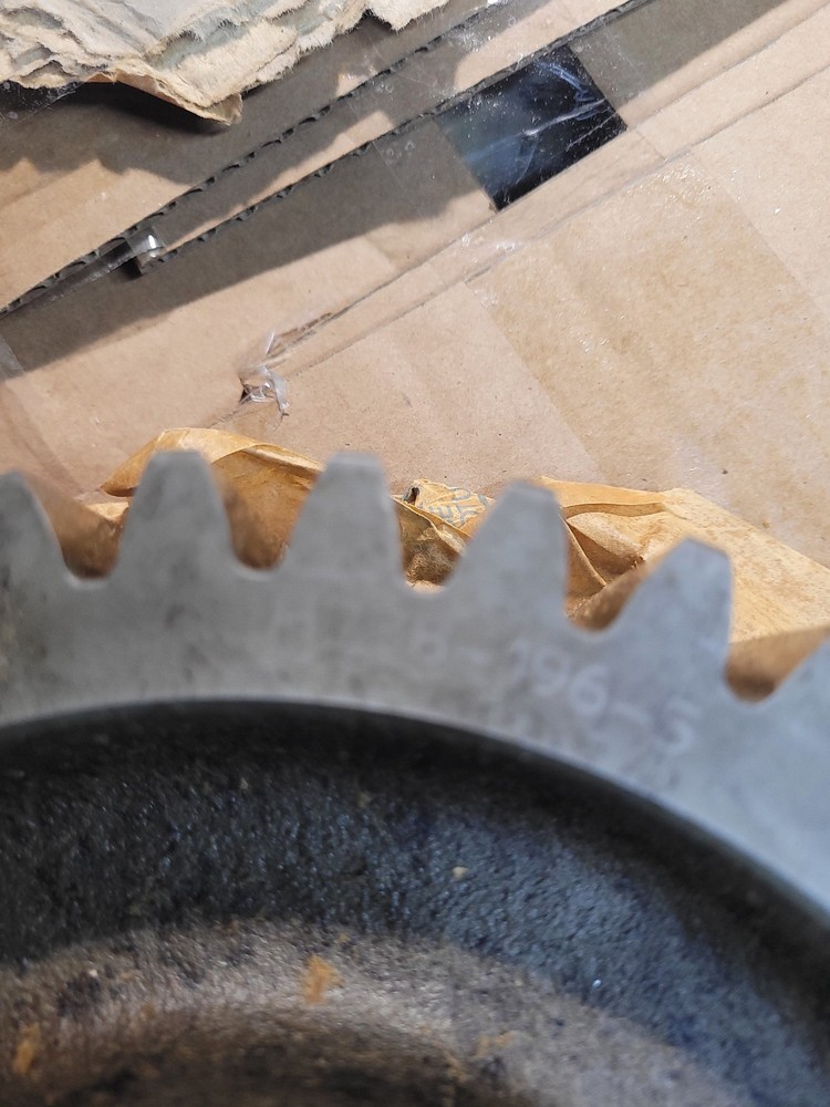 H738-196-5 SPICER GEAR NEW OPEN BOX