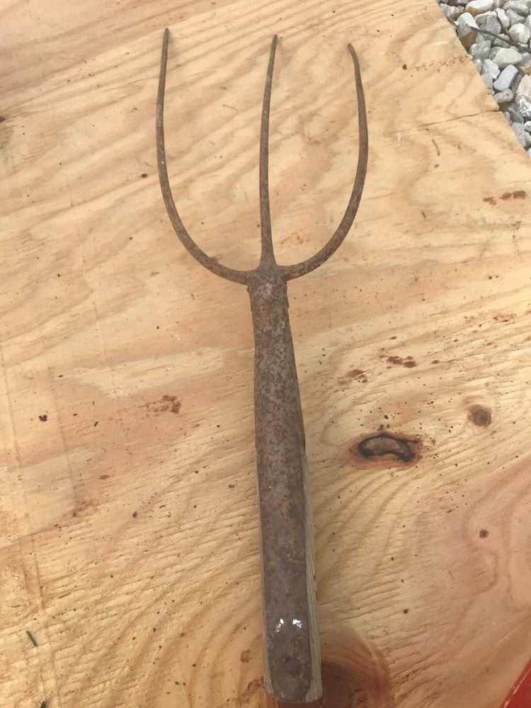 Fork Rake Head 3 Thines Rusty Rustic no handle Original Vintage Primitive Metal