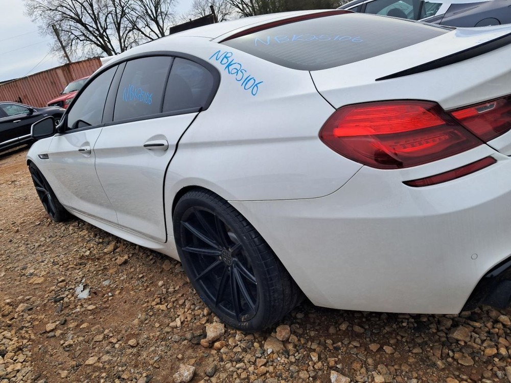 650I 2013 Glove Box 4884305