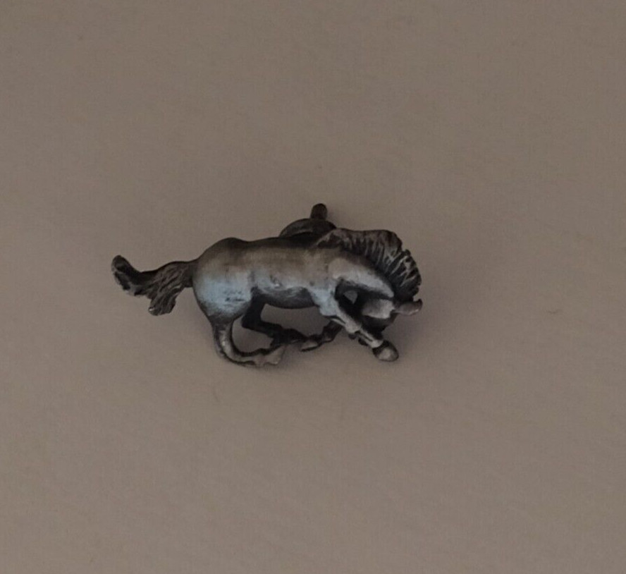 Small Horse Figure Tack Pin