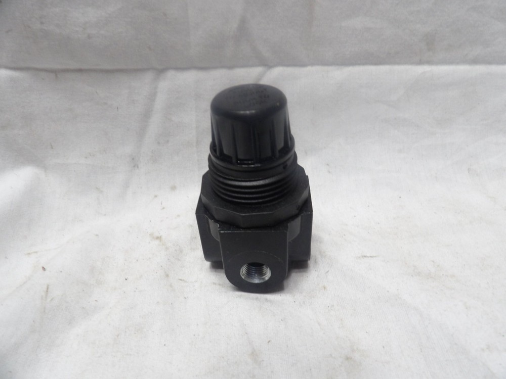 Arrow Regulator R162