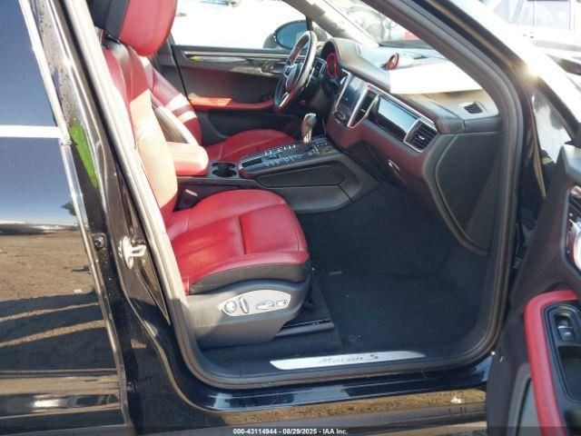 MACAN 2017 Glove Box 4906555