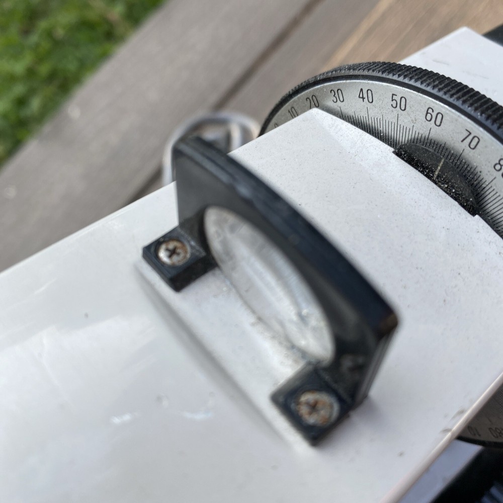 Burton 2020 Lensmeter
