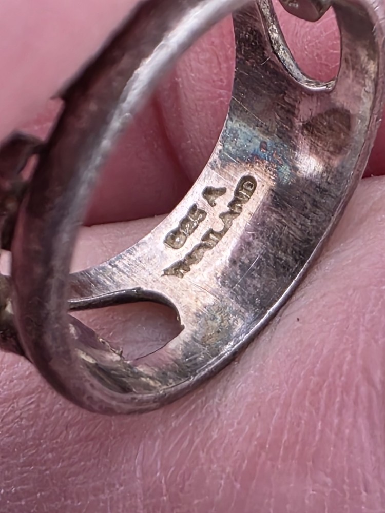 PRETTY VINTAGE STERLING SILVER LINKED ELEPHANTS RING SIZE 5.75