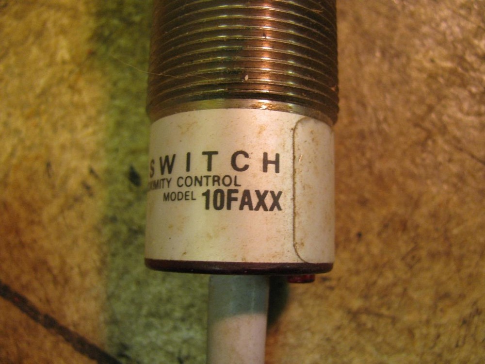 ECA Photo Switch Inductive Proximity Limit Control Type 51MCS30 Model 10FAXX