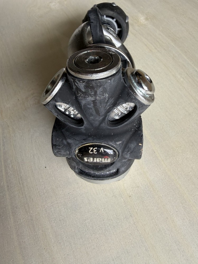 Mares V32 Regulator 1st Stage Scuba Diving Yoke