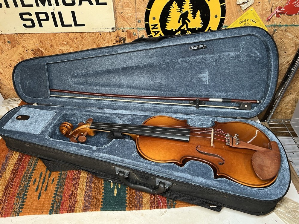 Violin 4/4 H.Siegler Model HS 20 w/case