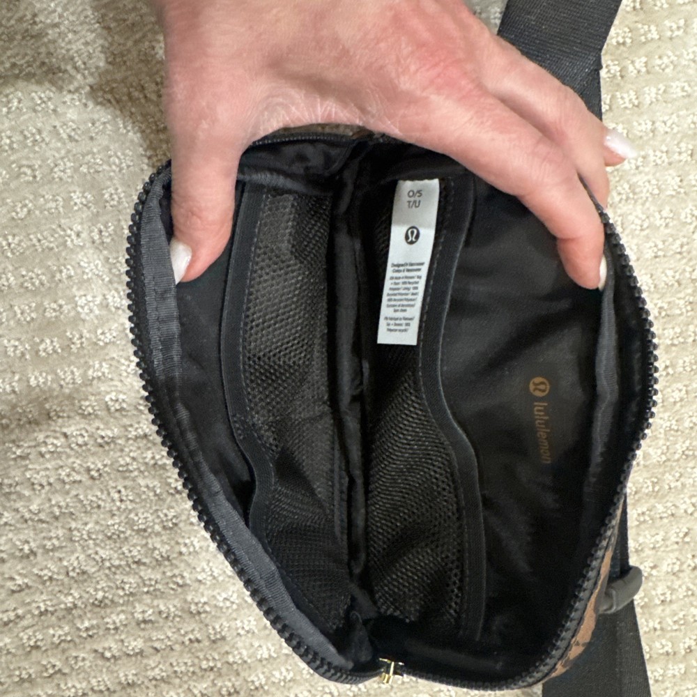 NWT Lululemon Everywhere Bag Animal Print