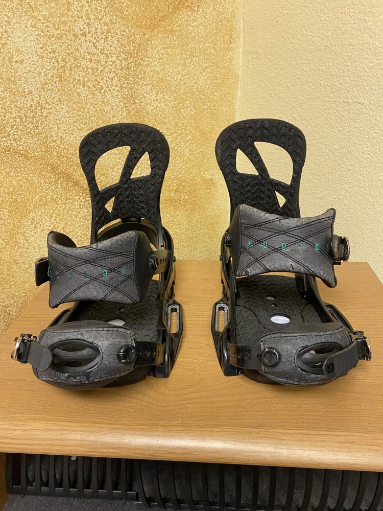 Used Burton Scribe EST Snowboard Bindings, Size Medium, SOLD AS IS