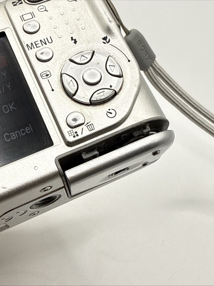 Sony Cyber-shot DSC-W1, CCD, Compact camera + 128MB MS *Please Read*