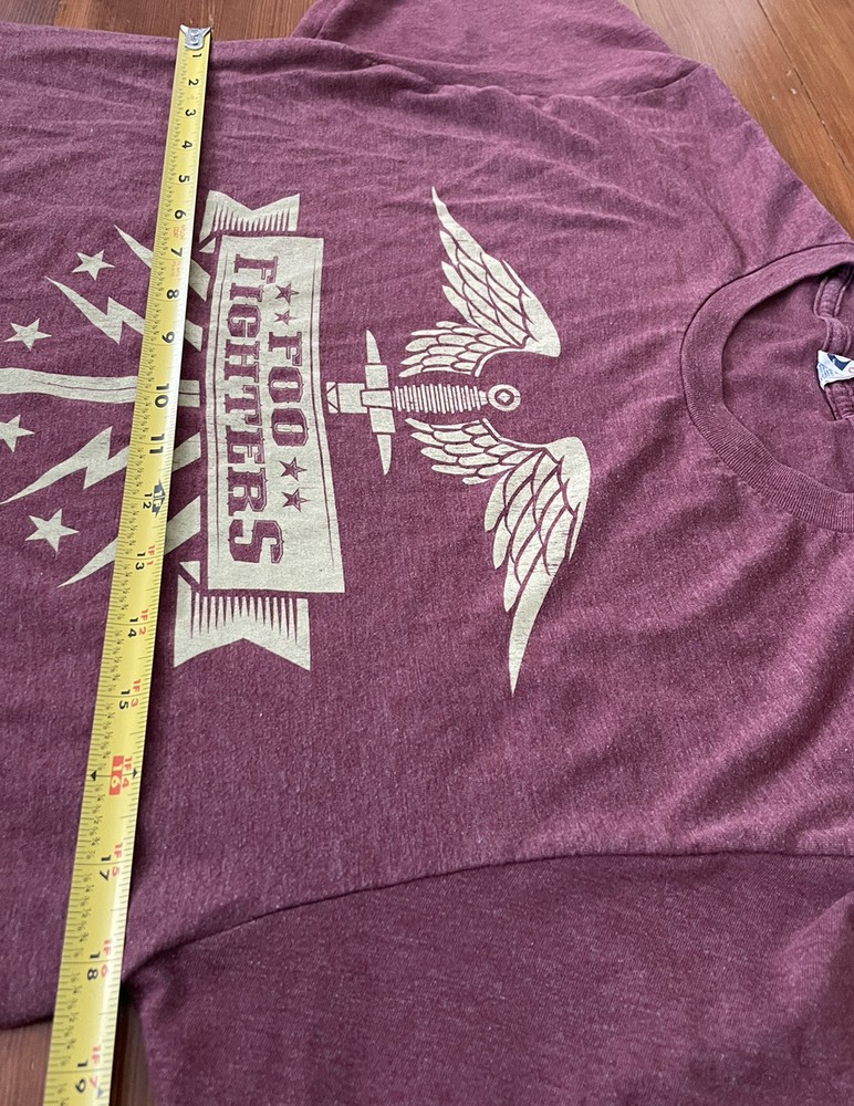 Foo Fighters Graphic T-Shirt w/ Eagle Sword Optima Tag Dave Grohl (Medium)