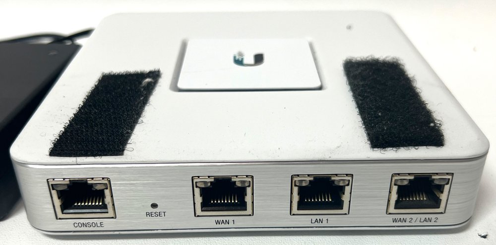 Ubiquiti Networks UniFi Security Gateway (USG) - White