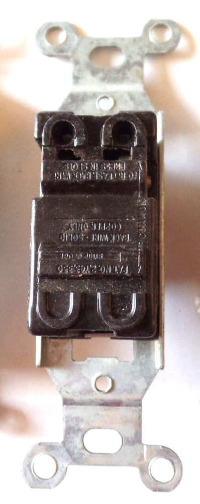 5 Vintage LEVITON & EAGLE Plugs (k)
