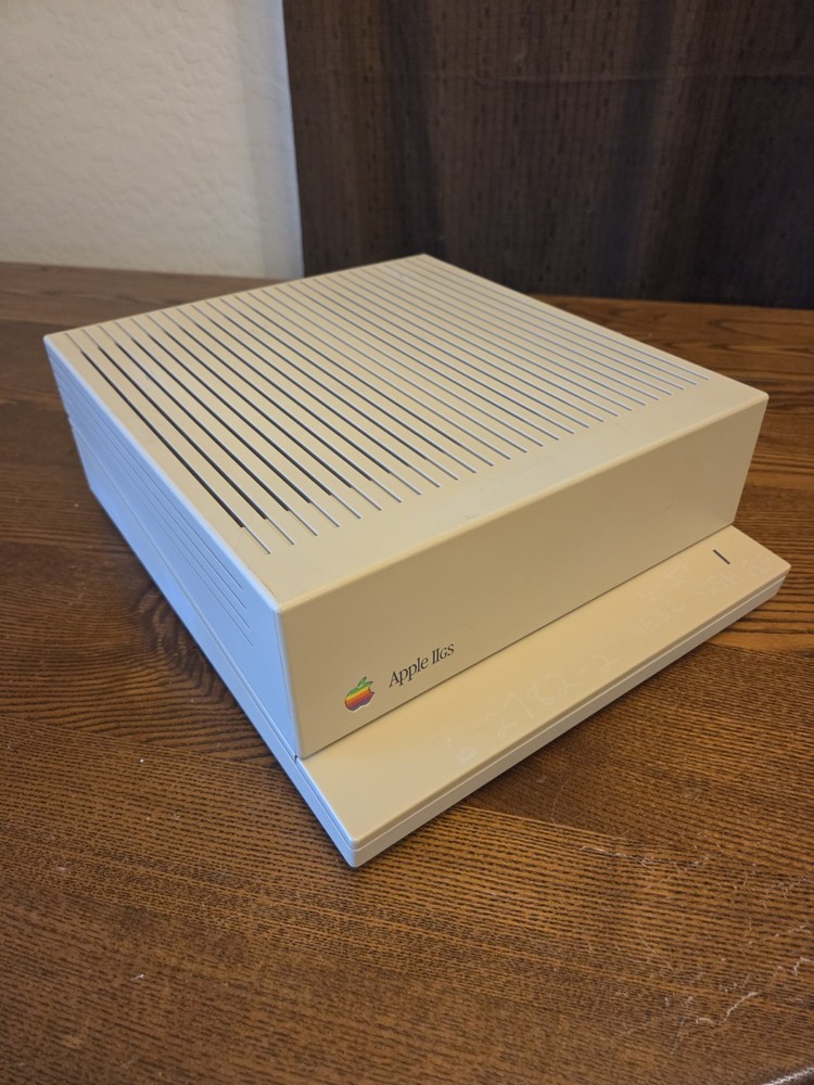 Apple 2GS Computer Untested