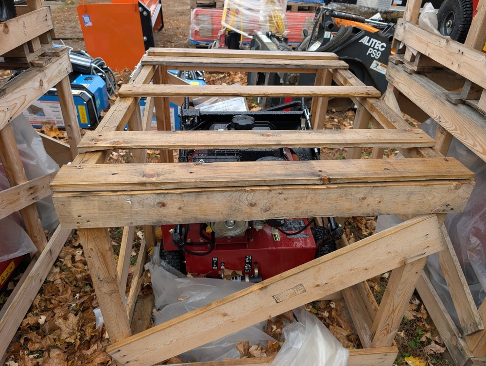 20" Toro 23508 hydraulic slit seeder