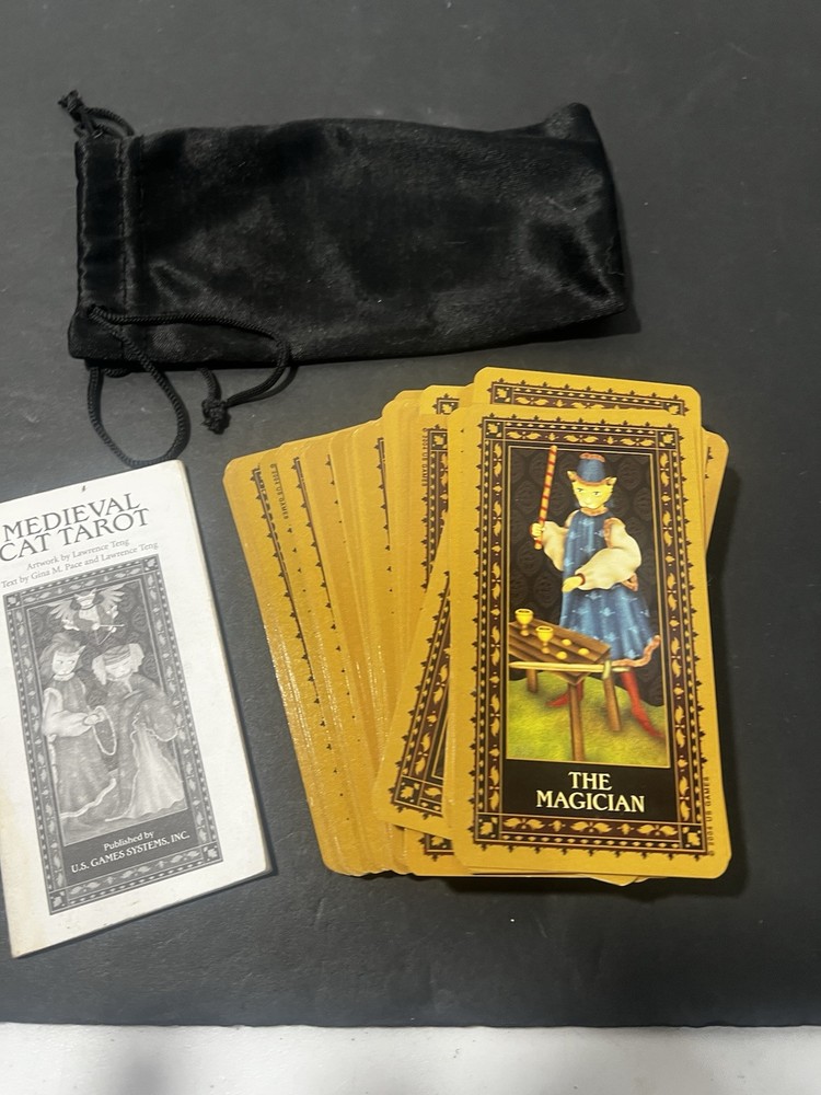 Medieval Cat Tarot THE POPESS