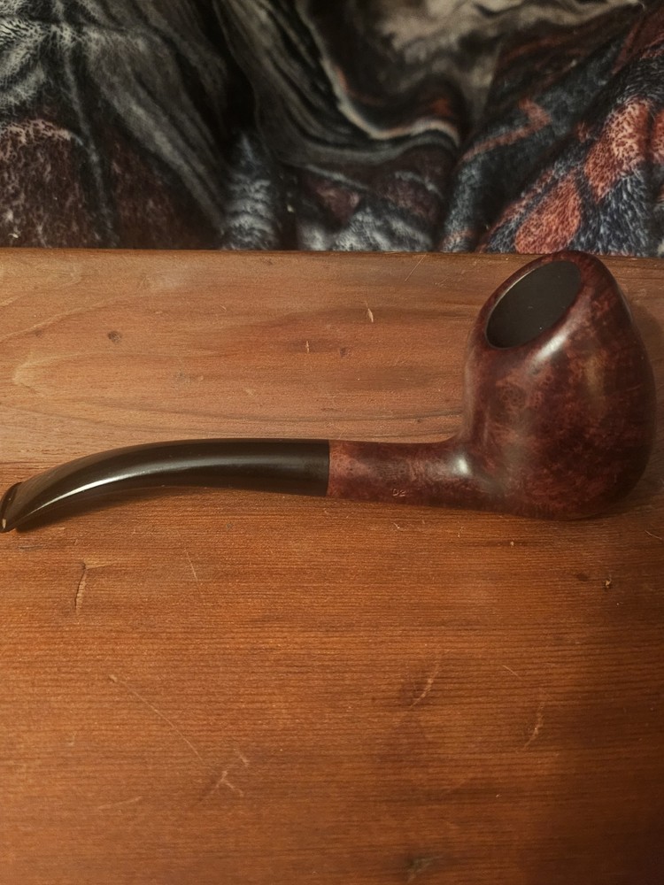 NOS Stanwell Danish Star, Bent Egg shape 02