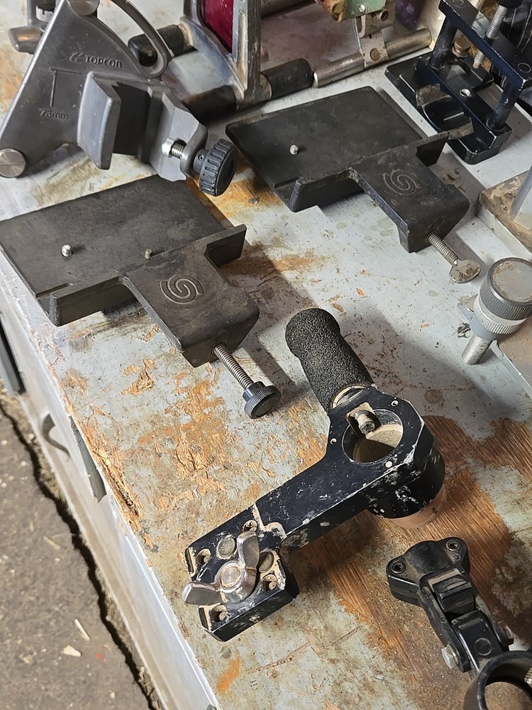 Spectra-Physics Trimble Model 1230 Components And Peripherals Mount + Stand