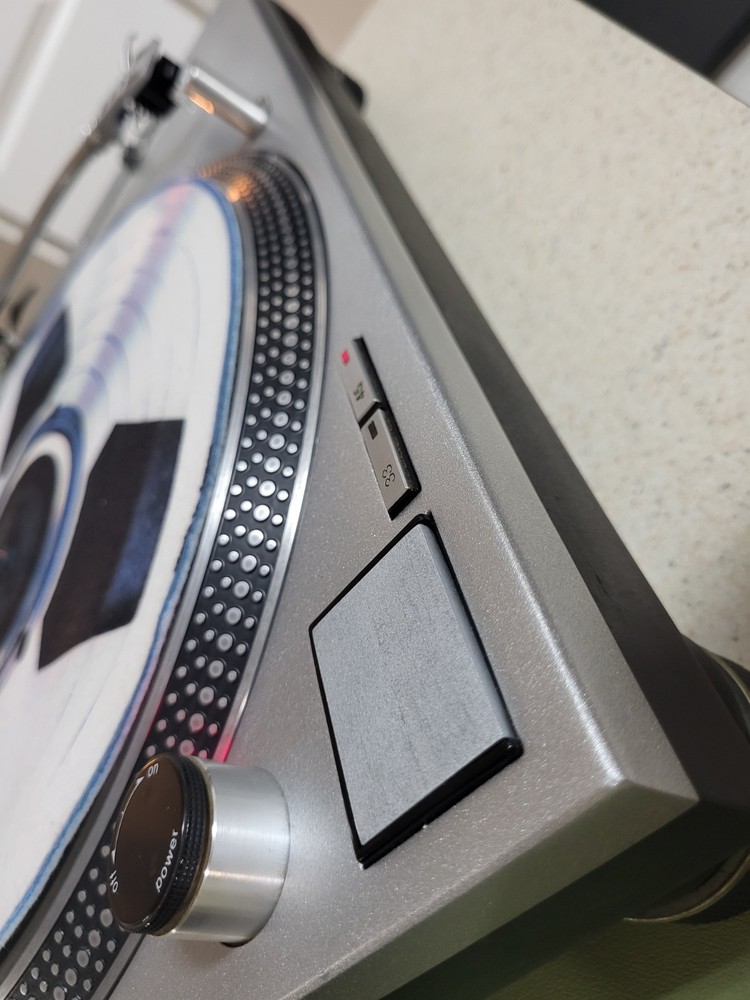 Technics SL1200Mk2 Turntable - Refurbished and Fully Functional