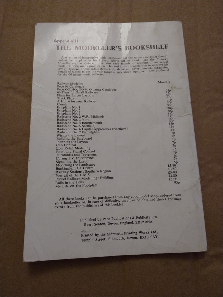 Starting In Scale 00 (Revised Edition) (Vintage Peco Paperback)