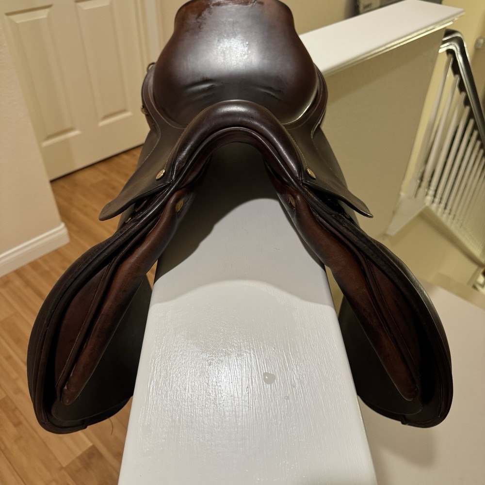 17.5” Bruno Delgrange Jump Saddle